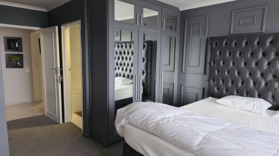 To Let 2 Bedroom Property for Rent in Bantry Bay Western Cape